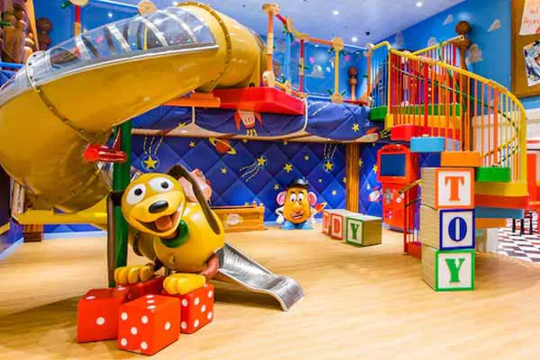 Disneys Oceaneer Club