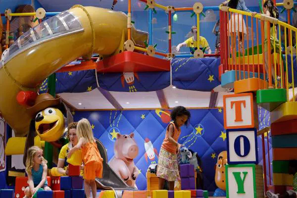 Disneys Oceaneer Club