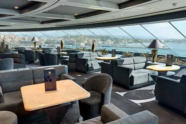 Top Sail Lounge